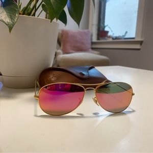 Authentic Ray-Ban “Cockpit” Sunglasses in rose pink and gold🌺
